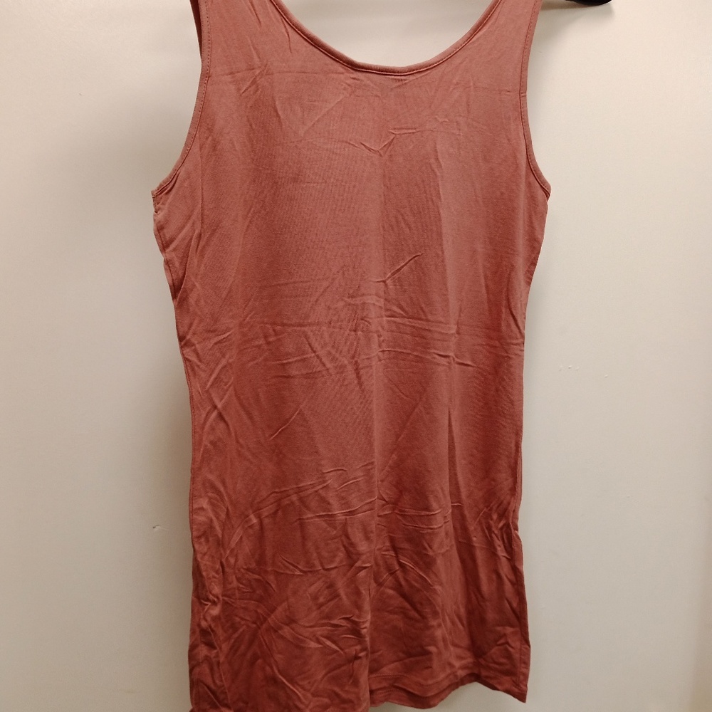 Tank - Picture 2 of 2